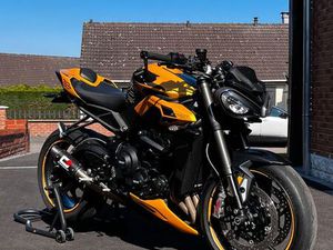 TRIUMPH STREET TRIPLE RS 765