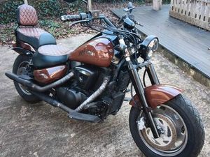 SUZUKI INTRUDER