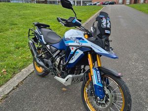 SUZUKI V-STROM 800 DE DJEBEL