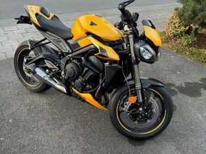 TRIUMPH STREET TRIPLE 765 RS
