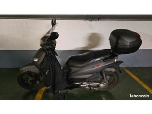 SCOOTER PEUGEOT TWEET 125■125 CC■MODÈLE TWEET RS■26 048 KMS■CONTRÔLE TECHNIQUE À RÉALISER■PLUS UTILISÉ SUITE À ACHAT VÉLO ÉLECTRIQUE ■PNEU AVANT NEUF ET BATTERI