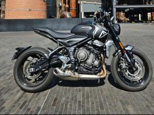 TRIUMPH TRIDENT 660