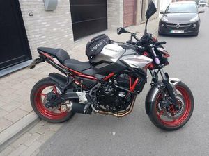 ② À VENDRE KAWAZAKI Z650