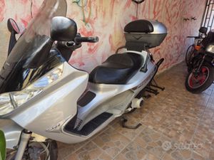 O.T.T.I.M.O SCOOTER PIAGGIO X8 .200