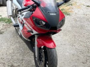 YAMAHA YZF-R6 600 CC