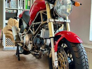 DUCATI MONSTER 900 NEUWERTIG - NUR 367KM ! ERSTE SERIE 1993