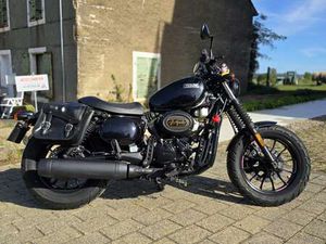 HYOSUNG GV 125 GV 125 S ZWART