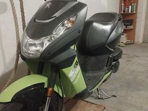 SKUTER PEUGEOT STREETZONE PODOLE