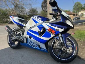 SUZUKI GSXR 750 →