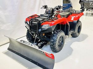 FE * VAIHTOEHTO UUDELLE * YKSIOMISTEINEN * HYVÔT VARUSTEET *