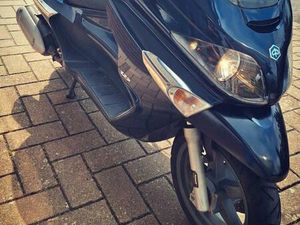 PIAGGIO X EVO 125 (MIT VIEL ZUBEHÖR UVM)