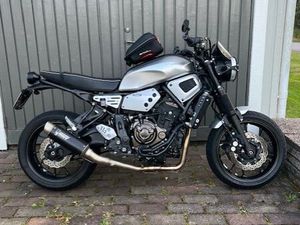 YAMAHA XSR700