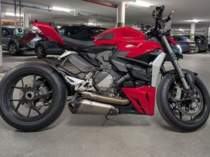DUCATI STREETFIGHTER V2