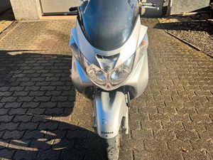 SUZUKI BURGMAN 400 ROLLER, BJ. 2005, TÜV 08/2025