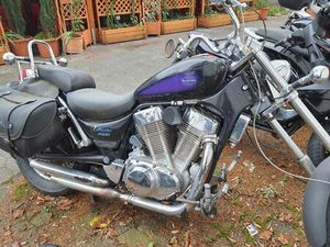 SUZUKI INTRUDER 1400 (CHOPPER MIT LANGER AME-GABEL)