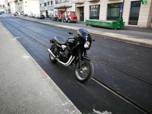 TRIUMPH CAFÉ RACER LEGEND TT 900