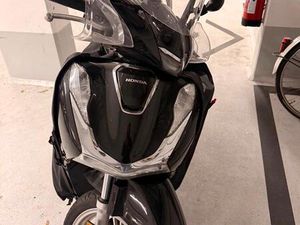 HONDA SH125I MIT ORIGINAL WINDSCHILD