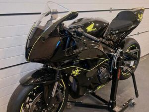 ☆ HONDA CBR600RR PC40 TRACKBIKE RACEBIKE ☆