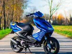YAMAHA AEROX 50 EDIZIONE TRIBUTO VALENTINO ROSSI