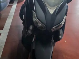 YAMAHA X-MAX 400