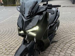 YAMAHA X-MAX 300 TECH MAX 2024