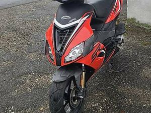 APRILIA SR 50 ( 2016 JAHRGANG ) AB MFK ( 11.000KM ) CANTON LUCERNE -