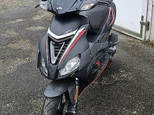 APRILIA SR 50 ( 2018 JAHRGANG ) 11.000KM CANTON LUCERNE -