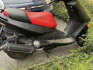 APRILIA LEONARDO 250 CANTON TESSIN -