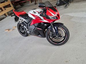 HONDA CBR600RR PC40