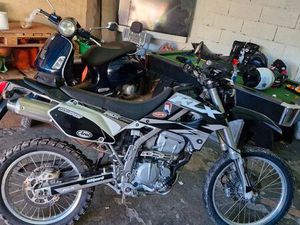 KAWASAKI KLX 250