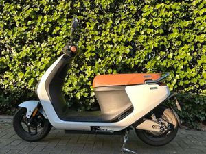 SEGWAY E MOTORROLLER WEIß