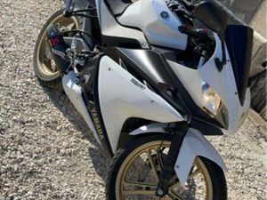 YZF R125