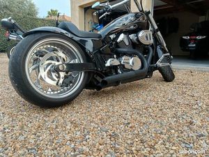 SUZUKI 1800 INTRUDER GROS PNEU 300 SHOW BIKE