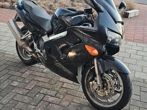 ② VFR800FI '98
