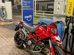 DUCATI HYPERMOTARD 796 A2