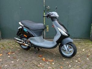 PIAGGIO ZIP 2 TAKT BROM DUITS YASUNI UITLAAT — SCOOTERS | PIAGGIO — MARKTPLAATS
