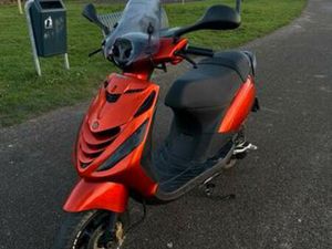 PIAGGIO ZIP 2 TAKT | ORIGINEEL | 88XXKM | 2010 — SCOOTERS | PIAGGIO — MARKTPLAATS