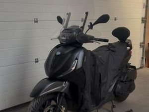 PIAGGIO BEVERLY 400 HPE (2023) — SCOOTERS | PIAGGIO — MARKTPLAATS