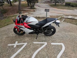 ÉCHANGE HONDA CBR F/RR