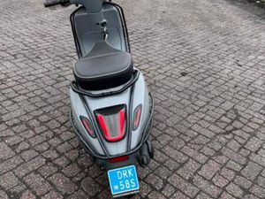 VESPA SPRINT 50CC NARDOGREY - 2019 - 5500KM — SCOOTERS | VESPA — MARKTPLAATS