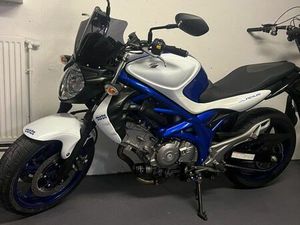 SUZUKI GLADIUS 2012 A2