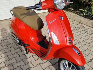 MAGNIFIQUE VESPA PRIMAVERA 50 4T ÉTAT NEUF