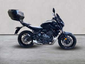 YAMAHA MT-07 WITH EXTRAS