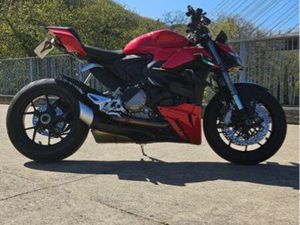 DUCATI STREETFIGHTER V2