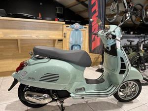 ② VESPA GTS 125 CLASSICA