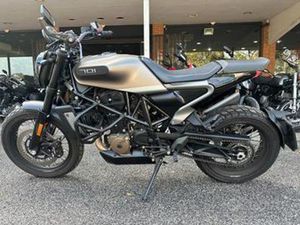 2021 HUSQVARNA SVARTPILEN 701 KM20000