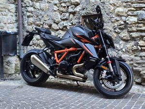 KTM 1390 SUPER DUKE R TECH PACK ARANCIONE