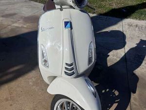 VESPA PRIMAVERA 125 BIANCO