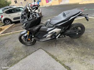 XADV 750 HONDA 1ÈRE MAIN
