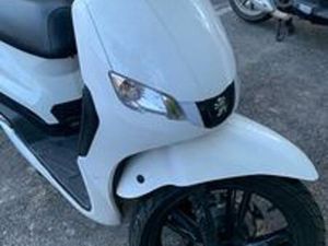 PEUGEOT TWEET 200 - 2023